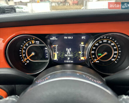 Червоний Джип Gladiator, об'ємом двигуна 3.6 л та пробігом 111 тис. км за 47900 $, фото 11 на Automoto.ua