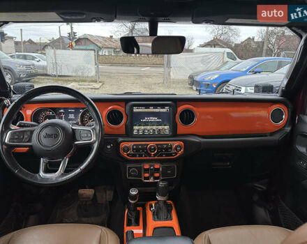 Червоний Джип Gladiator, об'ємом двигуна 3.6 л та пробігом 111 тис. км за 47900 $, фото 10 на Automoto.ua