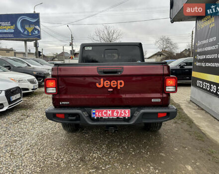 Червоний Джип Gladiator, об'ємом двигуна 3.6 л та пробігом 111 тис. км за 47900 $, фото 5 на Automoto.ua