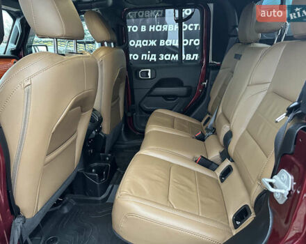 Червоний Джип Gladiator, об'ємом двигуна 3.6 л та пробігом 111 тис. км за 47900 $, фото 16 на Automoto.ua