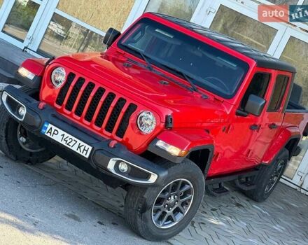Красный Джип Gladiator, объемом двигателя 3.6 л и пробегом 107 тыс. км за 29500 $, фото 7 на Automoto.ua