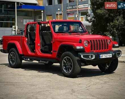 Красный Джип Gladiator, объемом двигателя 3.6 л и пробегом 107 тыс. км за 29500 $, фото 10 на Automoto.ua