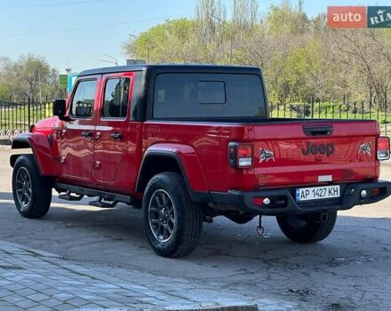 Красный Джип Gladiator, объемом двигателя 3.6 л и пробегом 107 тыс. км за 29500 $, фото 3 на Automoto.ua