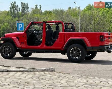 Красный Джип Gladiator, объемом двигателя 3.6 л и пробегом 107 тыс. км за 29500 $, фото 15 на Automoto.ua