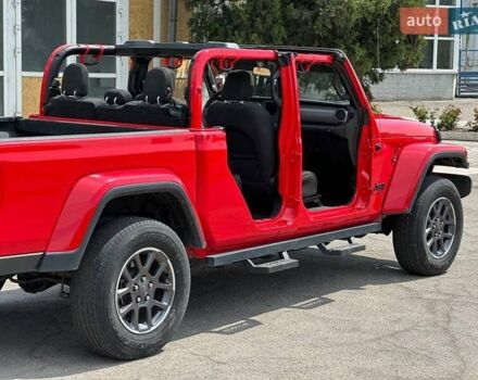 Красный Джип Gladiator, объемом двигателя 3.6 л и пробегом 107 тыс. км за 29500 $, фото 14 на Automoto.ua