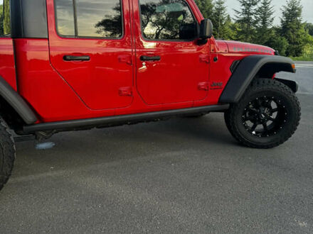 Красный Джип Gladiator, объемом двигателя 3.6 л и пробегом 67 тыс. км за 57444 $, фото 1 на Automoto.ua