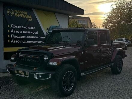 Красный Джип Gladiator, объемом двигателя 3.6 л и пробегом 126 тыс. км за 38500 $, фото 1 на Automoto.ua
