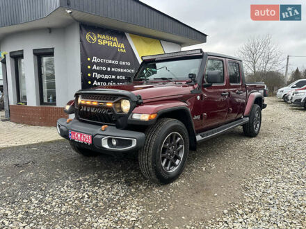 Красный Джип Gladiator, объемом двигателя 3.6 л и пробегом 111 тыс. км за 47900 $, фото 1 на Automoto.ua