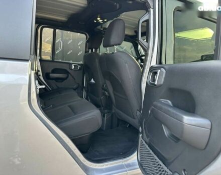 Джип Gladiator, объемом двигателя 3.6 л и пробегом 92 тыс. км за 37000 $, фото 12 на Automoto.ua