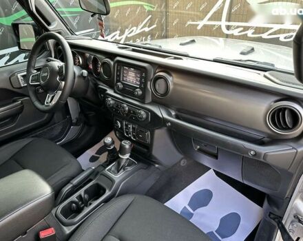 Джип Gladiator, объемом двигателя 3.6 л и пробегом 92 тыс. км за 37000 $, фото 11 на Automoto.ua