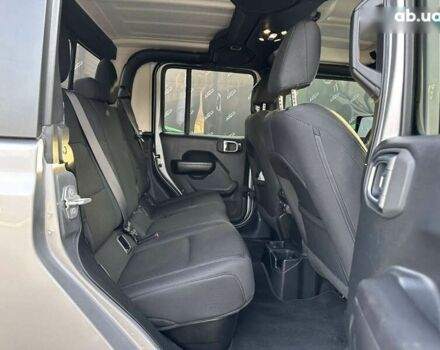 Джип Gladiator, объемом двигателя 3.6 л и пробегом 92 тыс. км за 37000 $, фото 28 на Automoto.ua