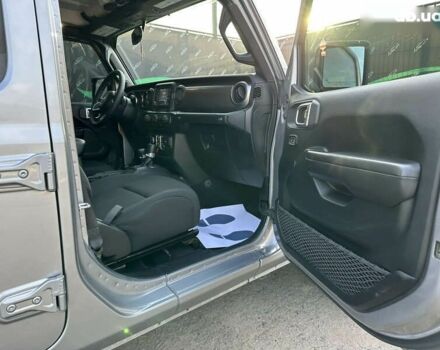 Джип Gladiator, объемом двигателя 3.6 л и пробегом 92 тыс. км за 37000 $, фото 9 на Automoto.ua