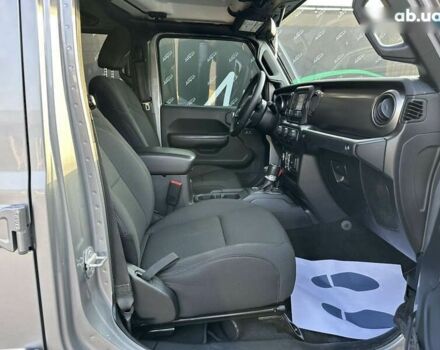 Джип Gladiator, объемом двигателя 3.6 л и пробегом 92 тыс. км за 37000 $, фото 25 на Automoto.ua