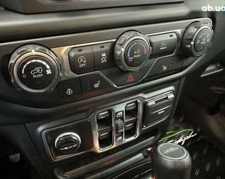 Джип Gladiator, объемом двигателя 3.6 л и пробегом 92 тыс. км за 37000 $, фото 5 на Automoto.ua