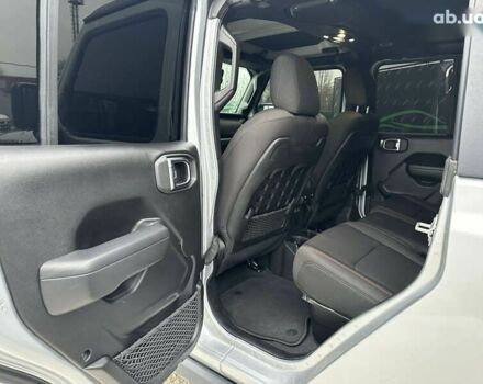 Джип Gladiator, об'ємом двигуна 3.6 л та пробігом 73 тис. км за 41500 $, фото 16 на Automoto.ua