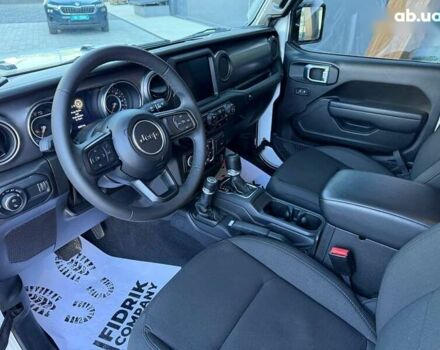 Джип Gladiator, объемом двигателя 3.6 л и пробегом 6 тыс. км за 36500 $, фото 9 на Automoto.ua