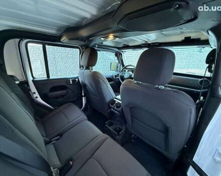 Джип Gladiator, объемом двигателя 3.6 л и пробегом 6 тыс. км за 36500 $, фото 10 на Automoto.ua