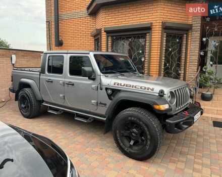 Джип Gladiator 2019 в Киеве на Automoto.ua Серый Джип Gladiator, объемом двигателя 3.6 л и пробегом 99 тыс. км за 51500 $, фото 3 на Automoto.ua