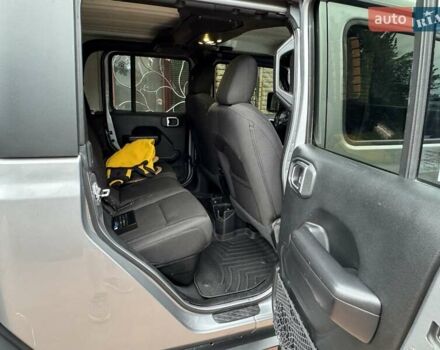 Джип Gladiator 2019 в Киеве на Automoto.ua Серый Джип Gladiator, объемом двигателя 3.6 л и пробегом 99 тыс. км за 51500 $, фото 7 на Automoto.ua