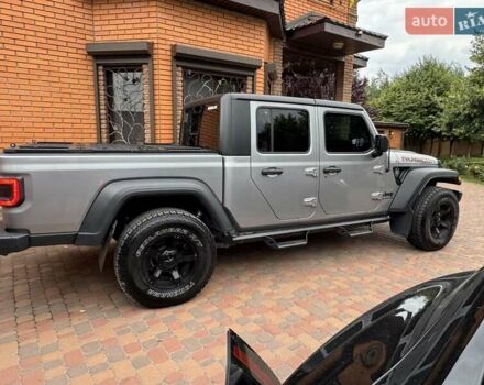 Джип Gladiator 2019 в Киеве на Automoto.ua Серый Джип Gladiator, объемом двигателя 3.6 л и пробегом 99 тыс. км за 51500 $, фото 4 на Automoto.ua
