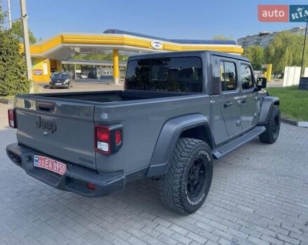 Серый Джип Gladiator, объемом двигателя 3.6 л и пробегом 98 тыс. км за 37000 $, фото 2 на Automoto.ua