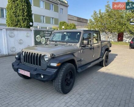 Серый Джип Gladiator, объемом двигателя 3.6 л и пробегом 98 тыс. км за 37000 $, фото 4 на Automoto.ua