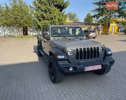 Серый Джип Gladiator, объемом двигателя 3.6 л и пробегом 98 тыс. км за 37000 $, фото 5 на Automoto.ua