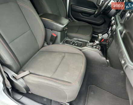 Сірий Джип Gladiator, об'ємом двигуна 3.6 л та пробігом 73 тис. км за 41500 $, фото 24 на Automoto.ua