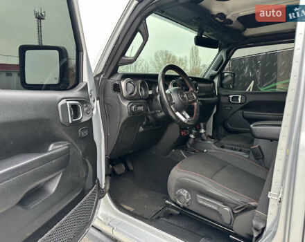 Сірий Джип Gladiator, об'ємом двигуна 3.6 л та пробігом 73 тис. км за 41500 $, фото 4 на Automoto.ua