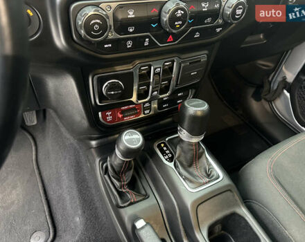 Сірий Джип Gladiator, об'ємом двигуна 3.6 л та пробігом 73 тис. км за 41500 $, фото 8 на Automoto.ua