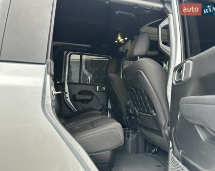 Сірий Джип Gladiator, об'ємом двигуна 3.6 л та пробігом 73 тис. км за 41500 $, фото 27 на Automoto.ua