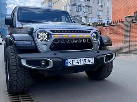 Джип Gladiator 2020 у Новомосковске на Automoto.ua Сірий Джип Gladiator, об'ємом двигуна 3.6 л та пробігом 56 тис. км за 36800 $, фото 1 на Automoto.ua