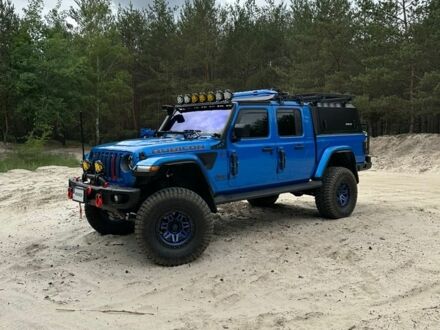 Синий Джип Gladiator, объемом двигателя 3.6 л и пробегом 38 тыс. км за 120000 $, фото 1 на Automoto.ua