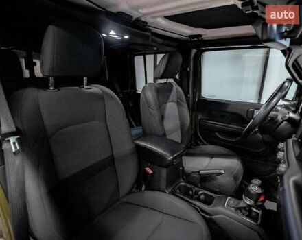 Зеленый Джип Gladiator, объемом двигателя 3 л и пробегом 66 тыс. км за 53000 $, фото 16 на Automoto.ua