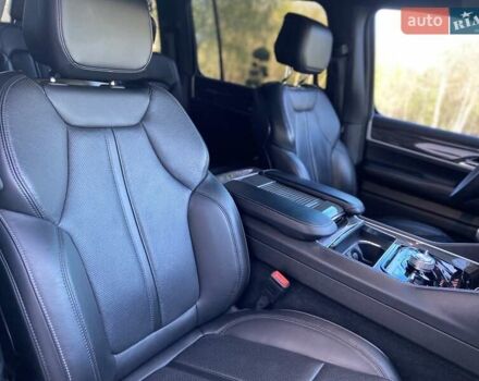 Белый Джип Wagoneer, объемом двигателя 5.65 л и пробегом 48 тыс. км за 65555 $, фото 35 на Automoto.ua