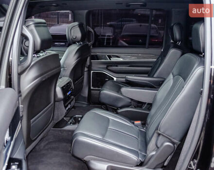 Джип Wagoneer 2021 в Киеве на Automoto.ua Черный Джип Wagoneer, объемом двигателя 5.65 л и пробегом 27 тыс. км за 64500 $, фото 34 на Automoto.ua