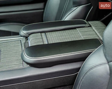 Джип Wagoneer 2021 в Киеве на Automoto.ua Черный Джип Wagoneer, объемом двигателя 5.65 л и пробегом 27 тыс. км за 64500 $, фото 31 на Automoto.ua