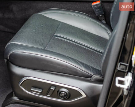 Джип Wagoneer 2021 в Киеве на Automoto.ua Черный Джип Wagoneer, объемом двигателя 5.65 л и пробегом 27 тыс. км за 64500 $, фото 30 на Automoto.ua