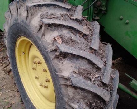 Зеленый Джон Дир 1055, объемом двигателя 0 л и пробегом 3 тыс. км за 25600 $, фото 7 на Automoto.ua