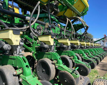 Зелений Джон Дір 1745, об'ємом двигуна 0 л та пробігом 0 тис. км за 88450 $, фото 2 на Automoto.ua