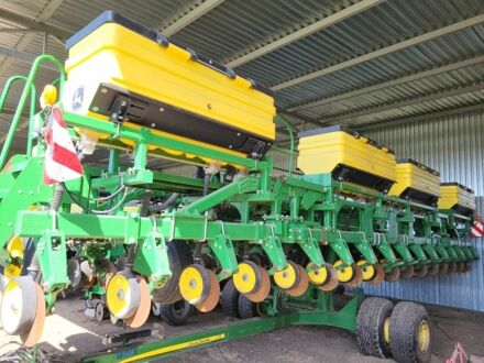 Джон Дір 1745 2018 у Подільськ (Котовськ) на Automoto.ua Зелений Джон Дір 1745, об'ємом двигуна 0 л та пробігом 0 тис. км за 79000 $, фото 1 на Automoto.ua