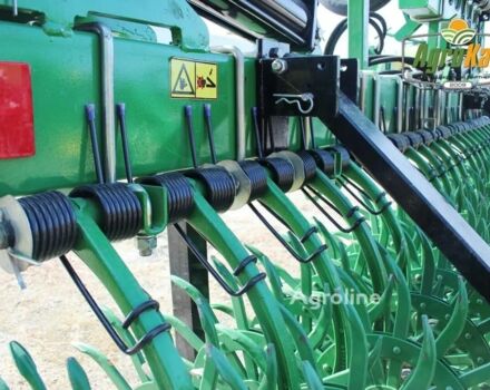 Зеленый Джон Дир 400, объемом двигателя 0 л и пробегом 0 тыс. км за 485508 $, фото 4 на Automoto.ua