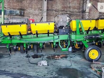 Джон Дир 7200 2008 в Кропивницком (Кировограде) на Automoto.ua Джон Дир 7200, объемом двигателя 0 л и пробегом 1 тыс. км за 23500 $, фото 1 на Automoto.ua