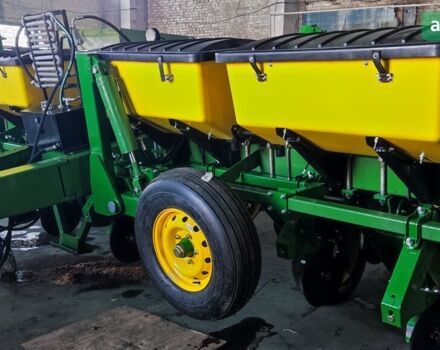 Джон Дир 7200 2012 в Кропивницком (Кировограде) на Automoto.ua Джон Дир 7200, объемом двигателя 0 л и пробегом 0 тыс. км за 23500 $, фото 1 на Automoto.ua