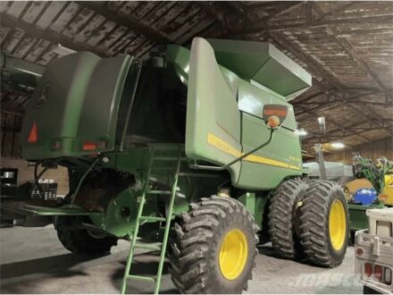 Джон Дир 9770 STS 2008 в Звенигородка на Automoto.ua Зеленый Джон Дир 9770 STS, объемом двигателя 0 л и пробегом 10 тыс. км за 77523 $, фото 1 на Automoto.ua