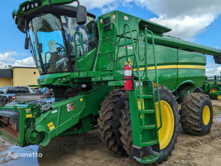 Джон Дір С 670 2012 у Луцьку на Automoto.ua Джон Дір С 670, об'ємом двигуна 0 л та пробігом 0 тис. км за 156658 $, фото 1 на Automoto.ua