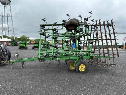 Джон Дір Другая 2001 у Обухове на Automoto.ua Зелений Джон Дір Другая, об'ємом двигуна 0 л та пробігом 0 тис. км за 20692 $, фото 1 на Automoto.ua