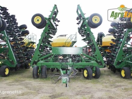 Джон Дір Другая 2009 у Кропивницькому (Кіровограді) на Automoto.ua Зелений Джон Дір Другая, об'ємом двигуна 0 л та пробігом 0 тис. км за 174275 $, фото 1 на Automoto.ua