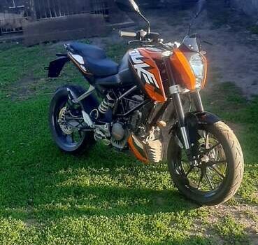 КТМ 200 2012 в Белой Церкве на Automoto.ua Красный КТМ 200, объемом двигателя 0.2 л и пробегом 4 тыс. км за 2700 $, фото 3 на Automoto.ua