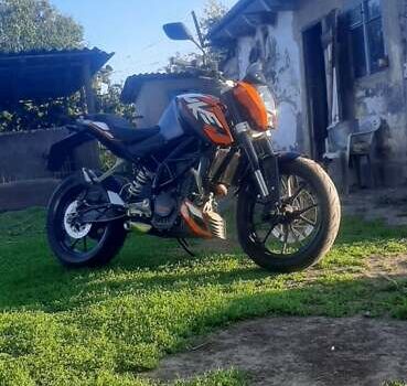 КТМ 200 2012 в Белой Церкве на Automoto.ua Красный КТМ 200, объемом двигателя 0.2 л и пробегом 4 тыс. км за 2700 $, фото 4 на Automoto.ua